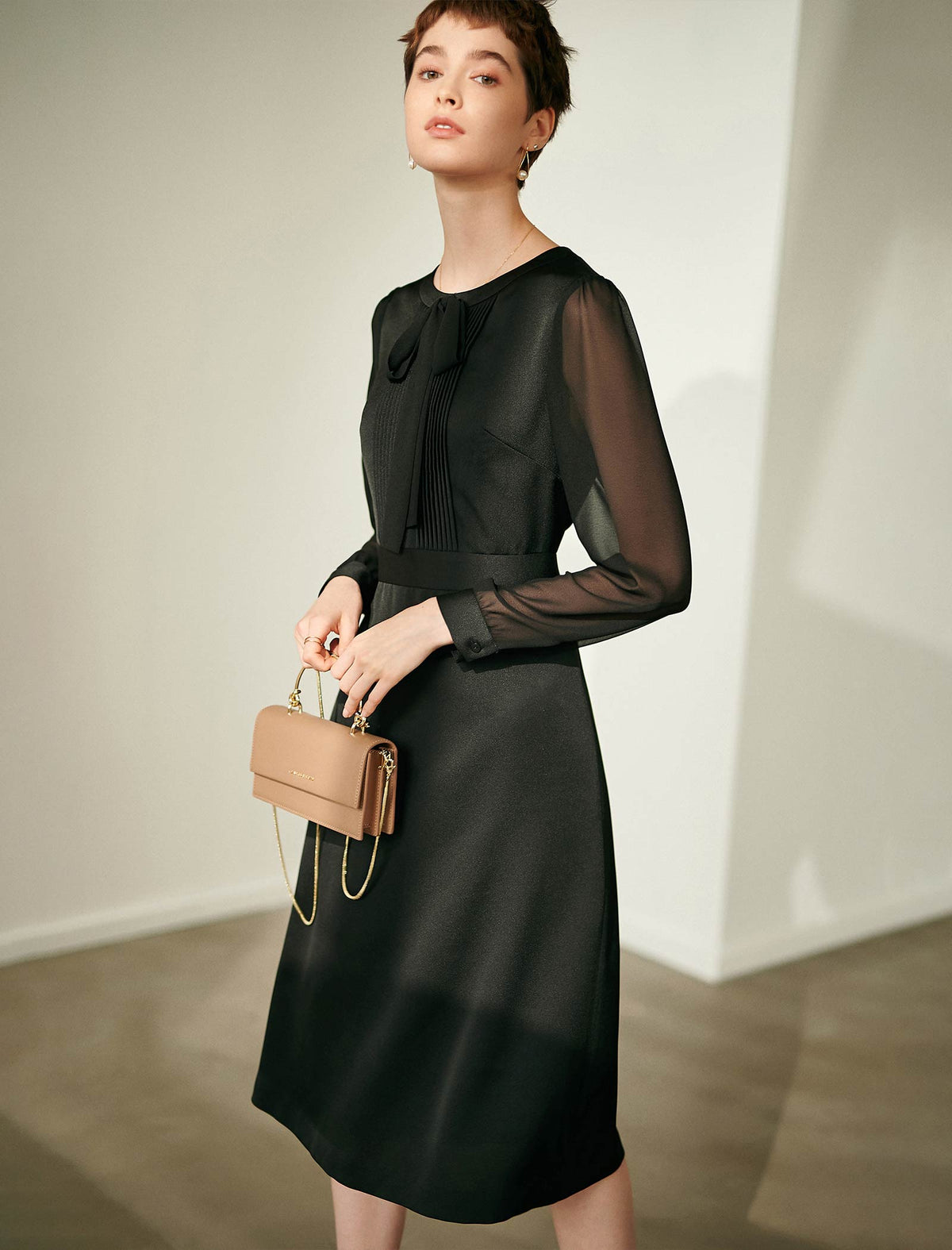 Bow Pleated Detail Midi Dress