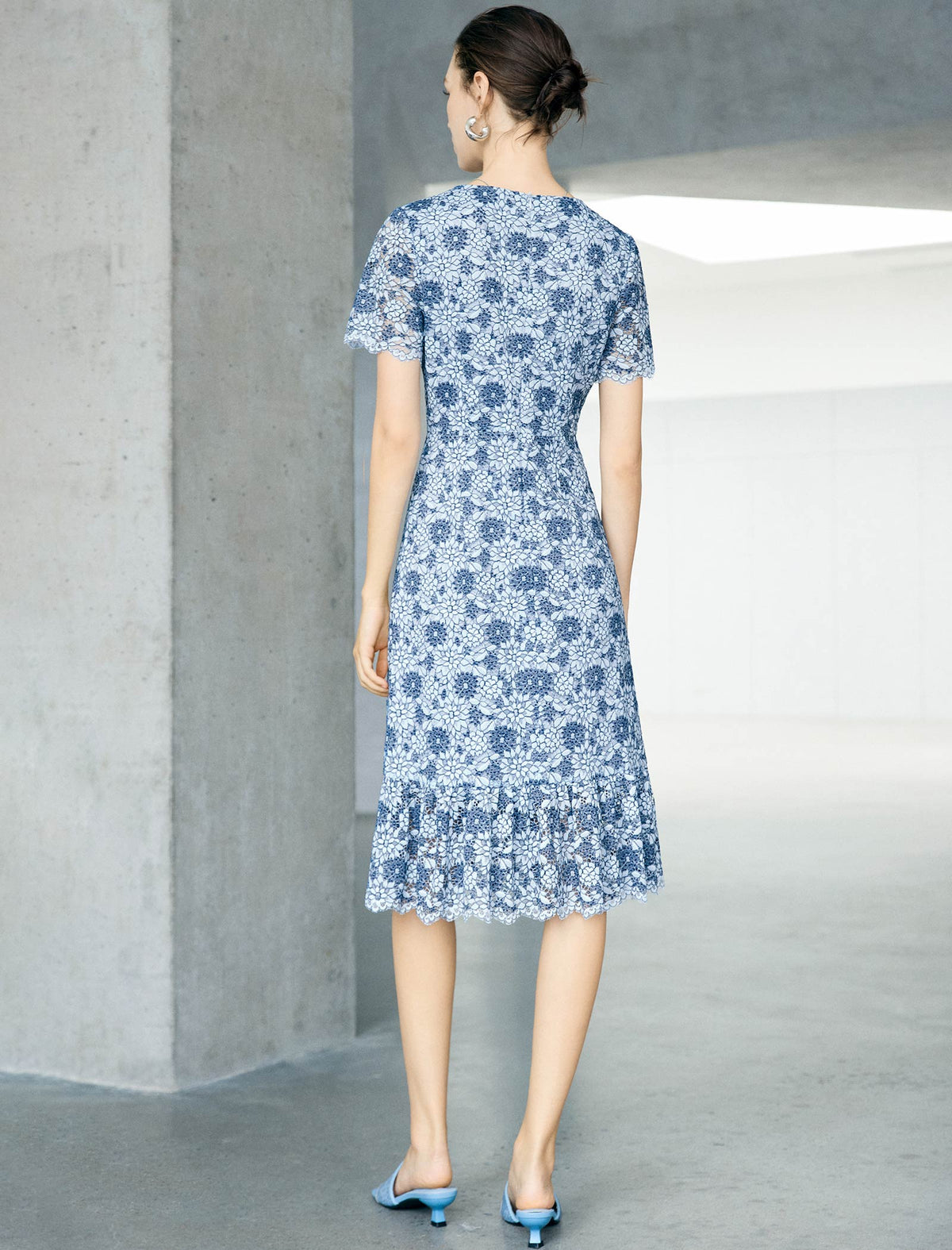 Blue Floral Lace Ruffle Hem Short Sleeve Midi Dress