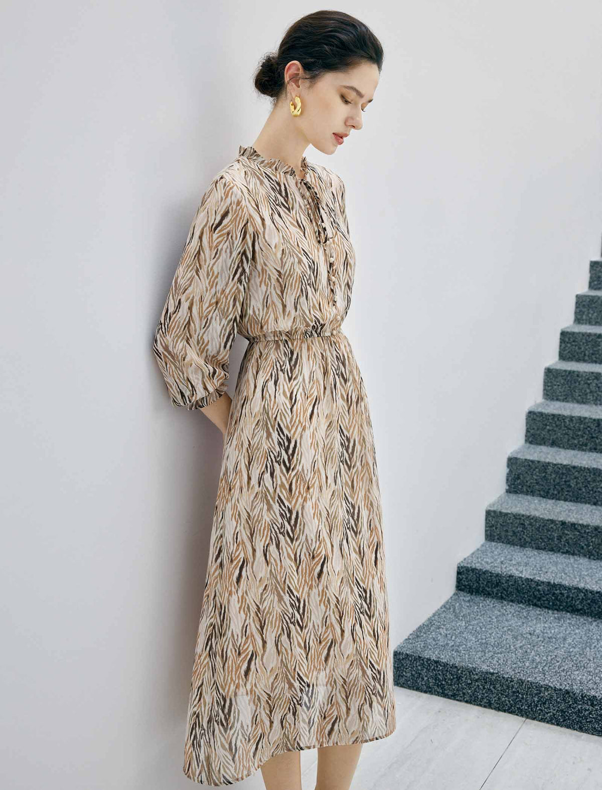 Floral Print Tie Neck Long Sleeve Midi Dress