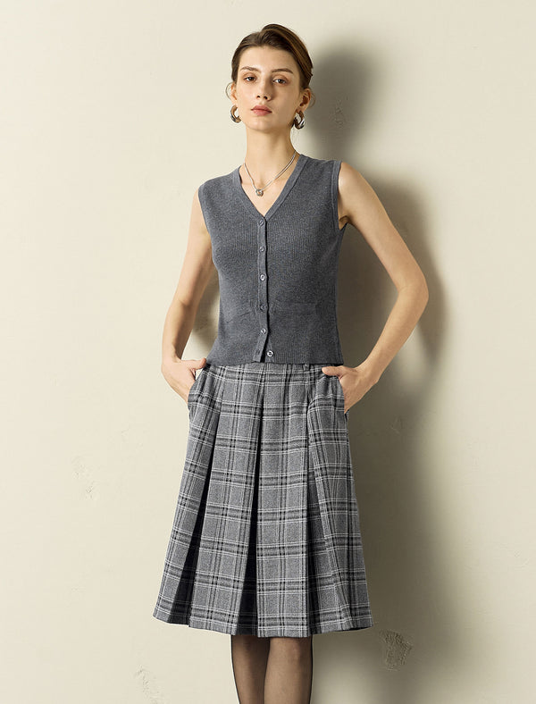 V-Neck Slim Fit Buttoned Knit Tank Top