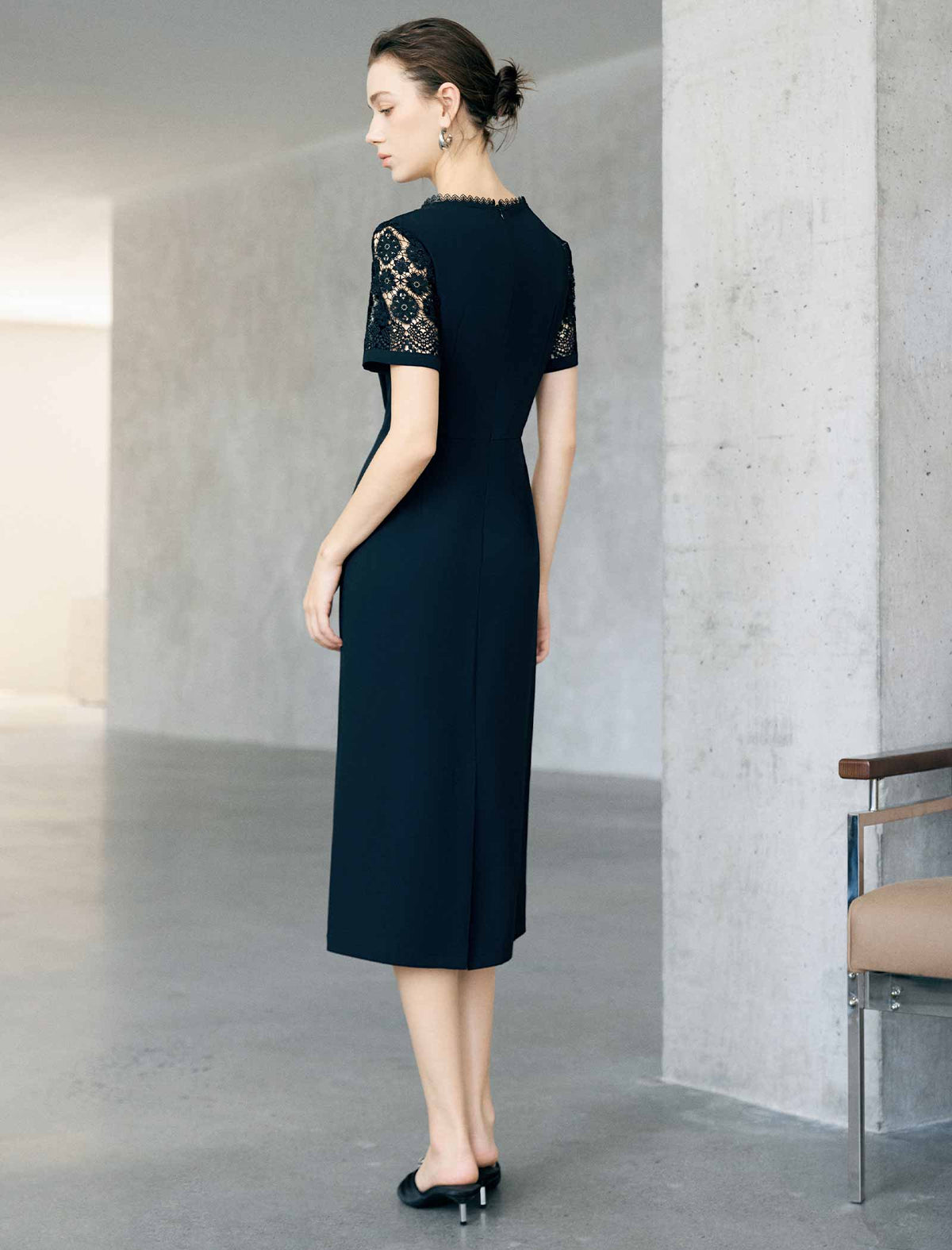 Black Lace Yoke Short Sleeve Waist Ruched Midi Sheath Dress