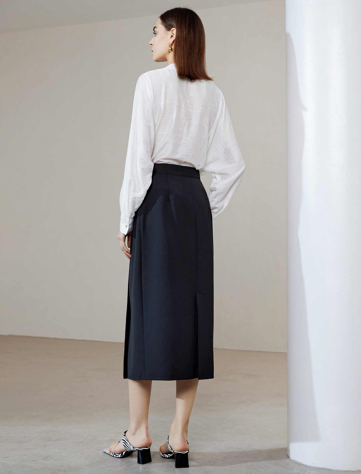 Minimalist Fitted Skirt