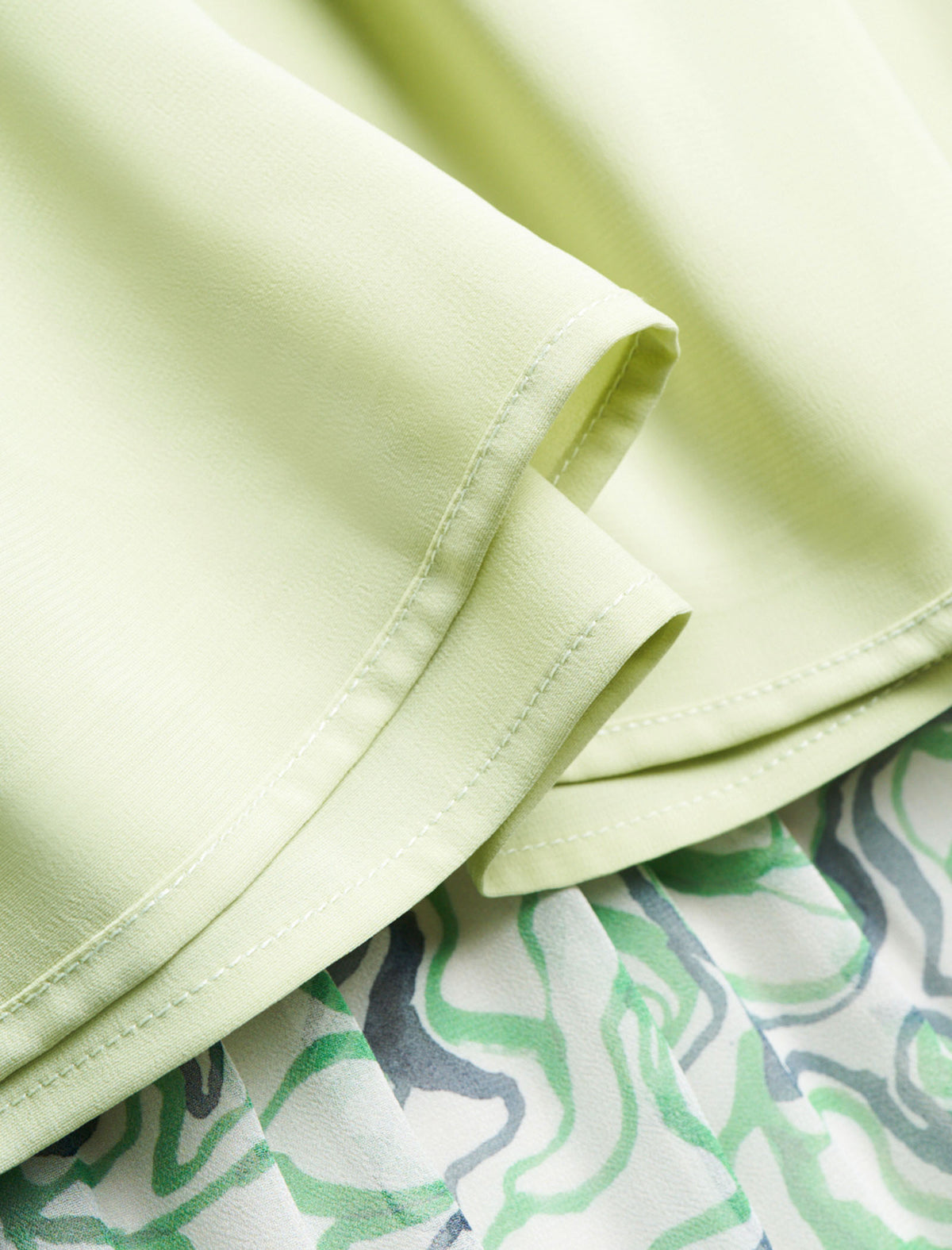 Abstract Print V-Neck Pleated Midi Dress