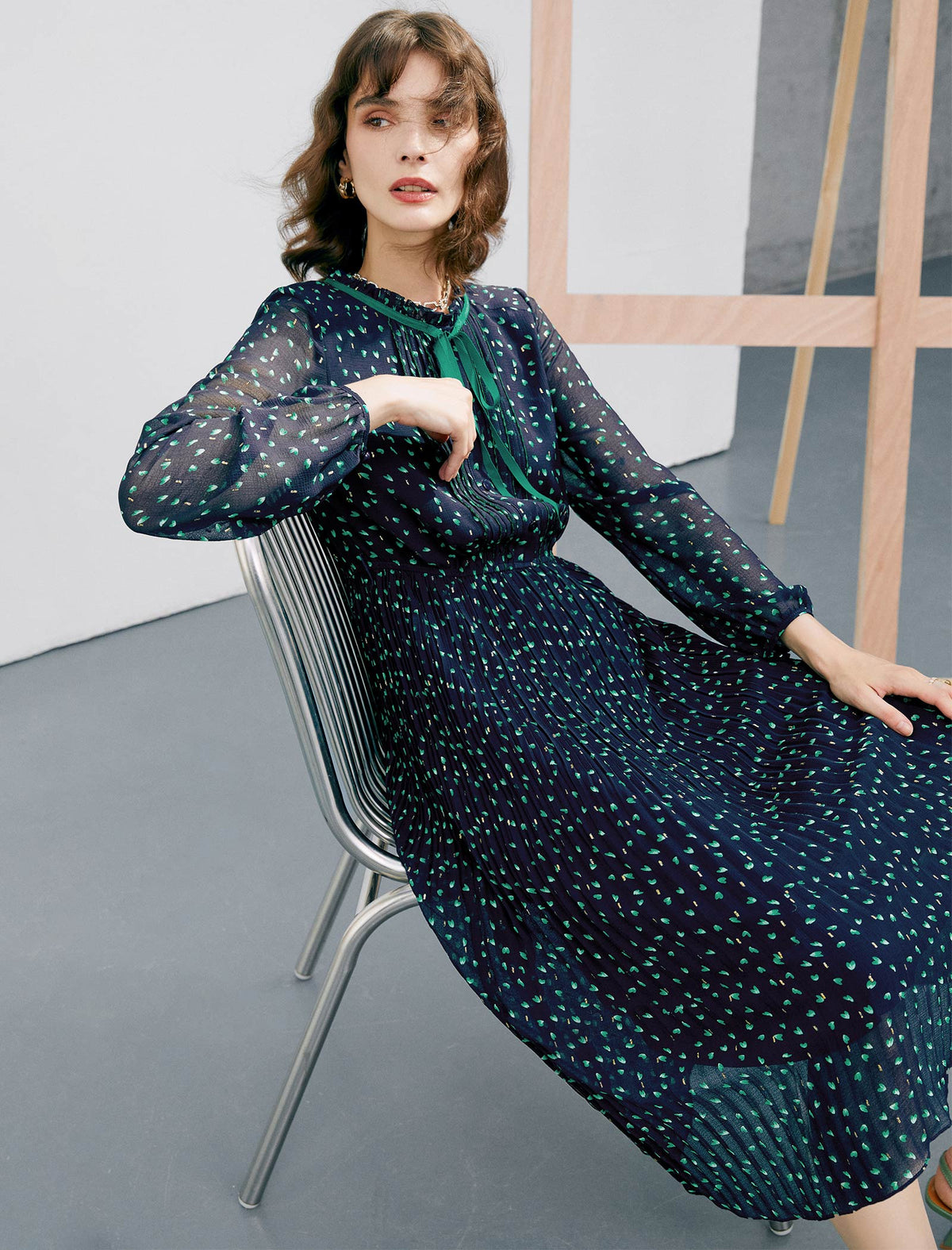 Navy Blue Floral Print Pleated Midi Dress