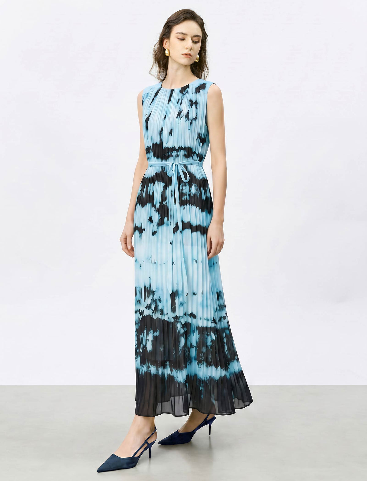 Sleeveless Tie-Dye Waist Tie Pleated Maxi Dress