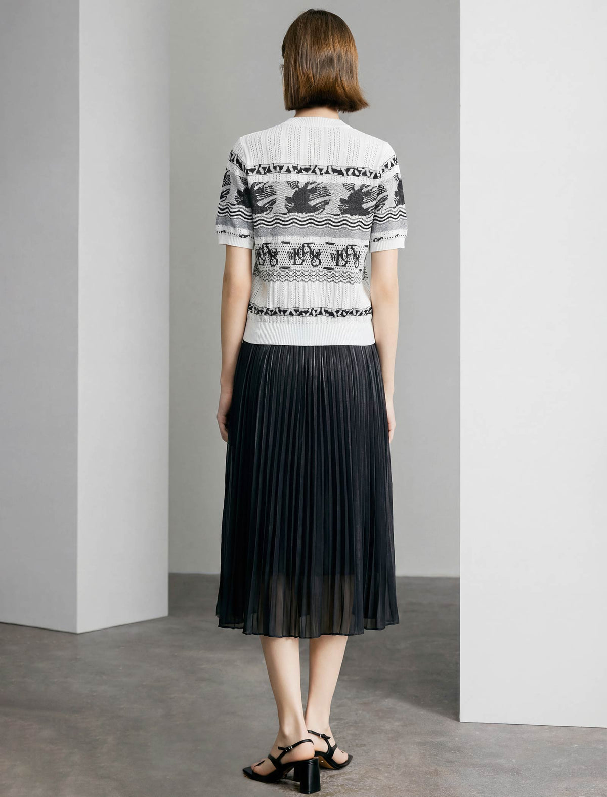 Black And White Fair Isle Short Sleeve Knit Top