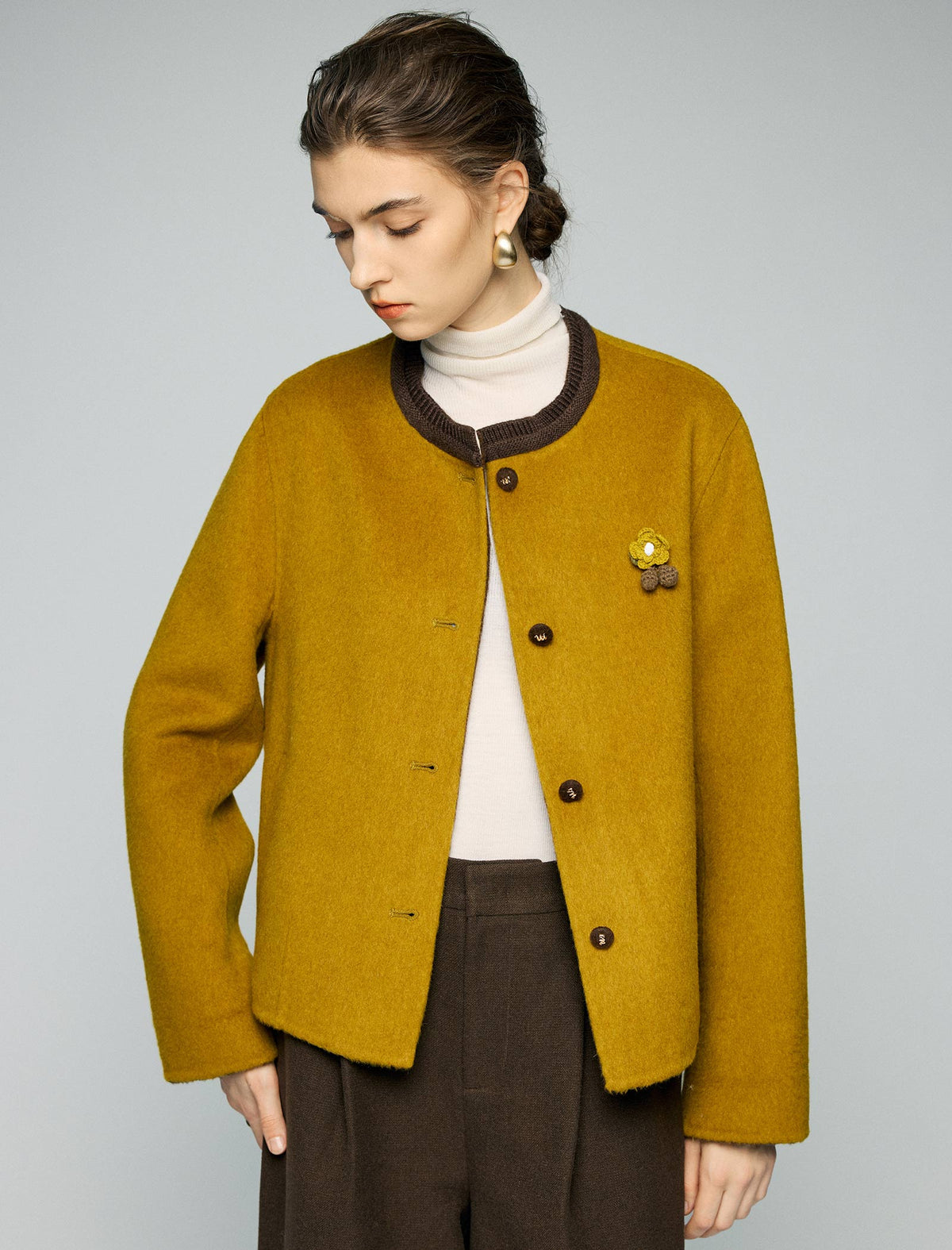 Wool Blend Contrast-Trim Crewneck Cropped Jacket with Brooch