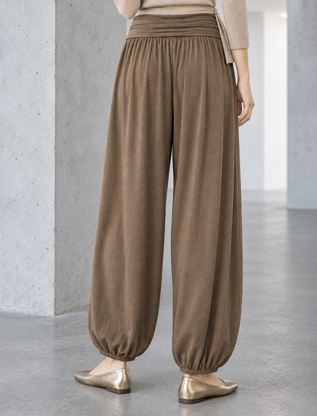 Draped Wool-Blend Ruched Waistband Lantern Pants