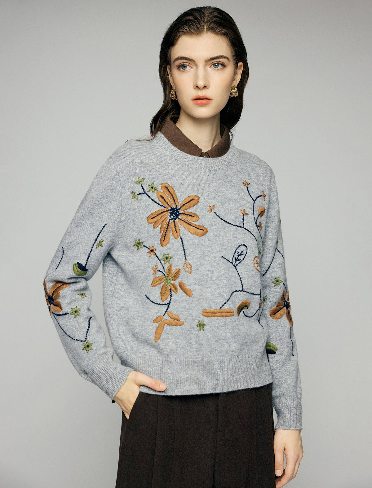 100% Wool Embroidered Floral Crewneck Relaxed Sweater