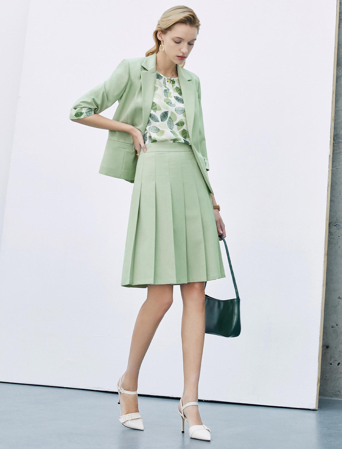 Solid Color Pleated A-Line Skirt