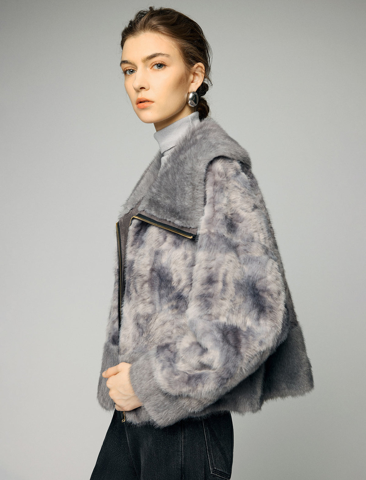 Plush Wide-Lapel Zip-Front Pocket Cropped Jacket