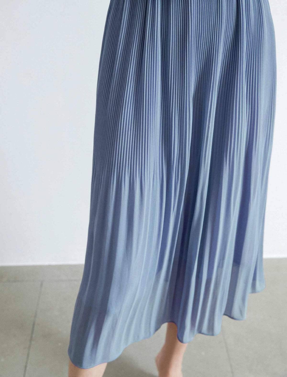 V-Neck Chiffon Pleated Midi Dress