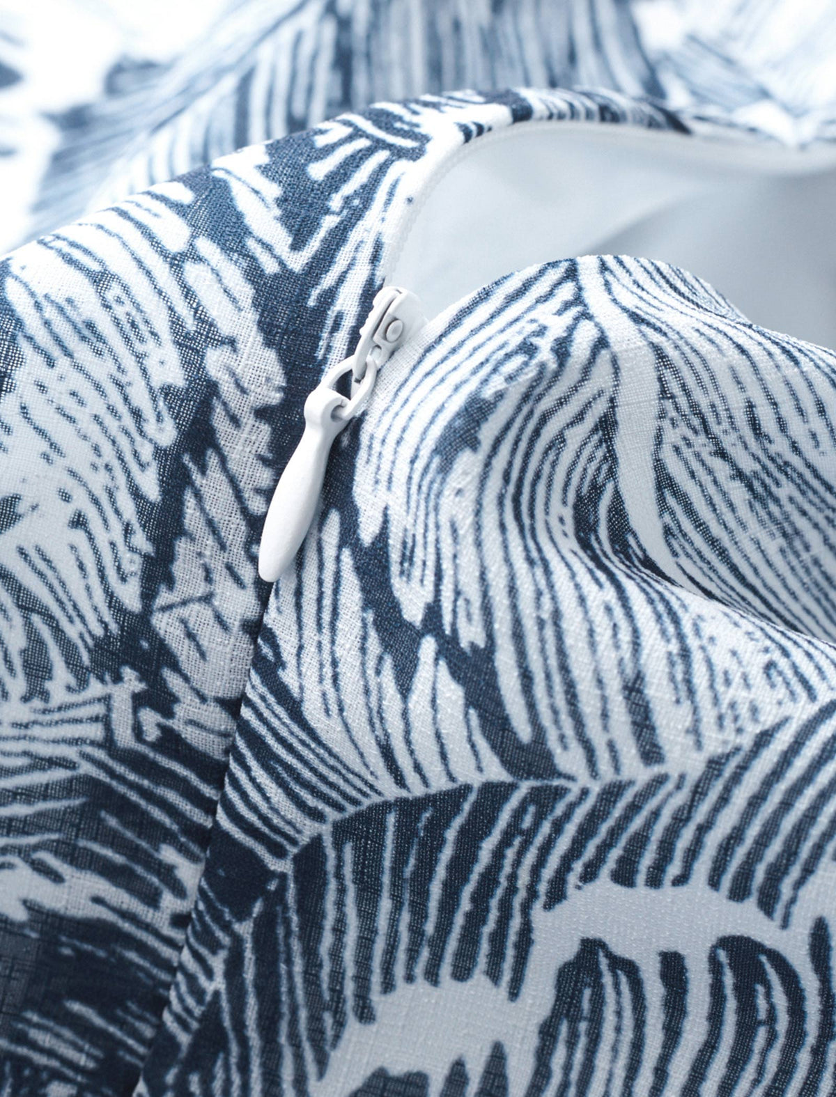 Leaf Print Puff Sleeve Midi Dress