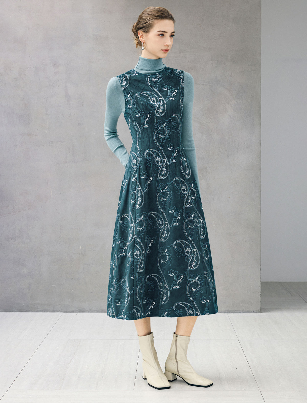 Embroidered Paisley Crewneck Sleeveless A-Line Midi Dress
