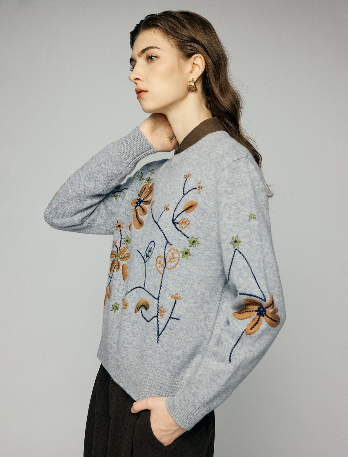 100% Wool Embroidered Floral Crewneck Relaxed Sweater