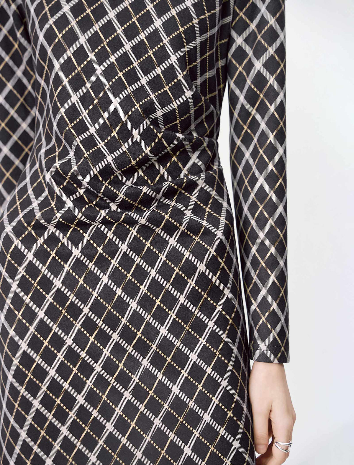 Diamond Plaid Long Sleeve Ruched-Waist Midi Dress