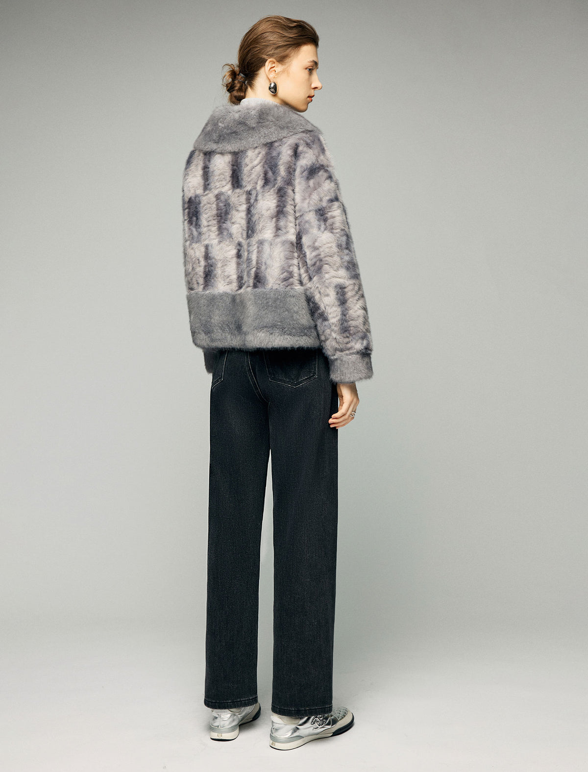 Plush Wide-Lapel Zip-Front Pocket Cropped Jacket