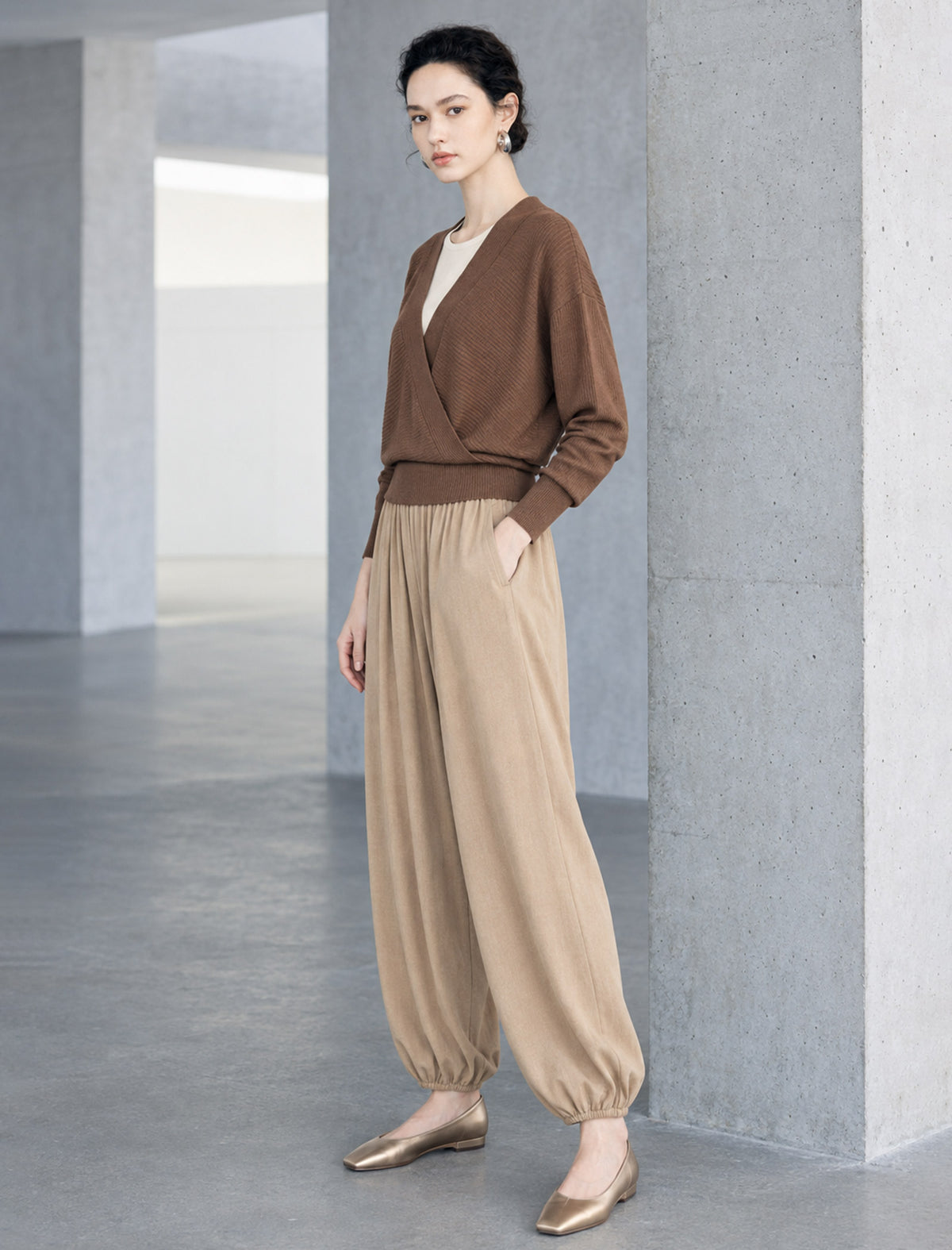 Draped Wool-Blend Ruched Waistband Lantern Pants
