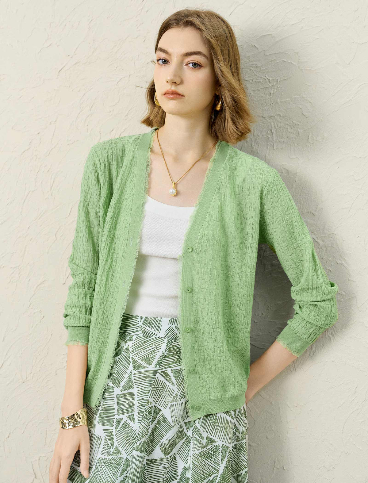 Lightweight Textured Knit V-Neck Cardigan