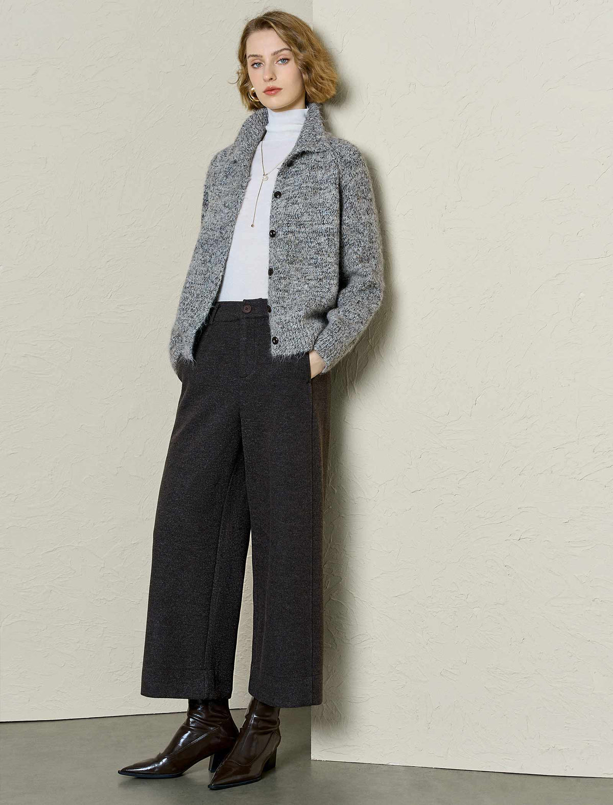 Textured Wide-Leg Cropped Pants