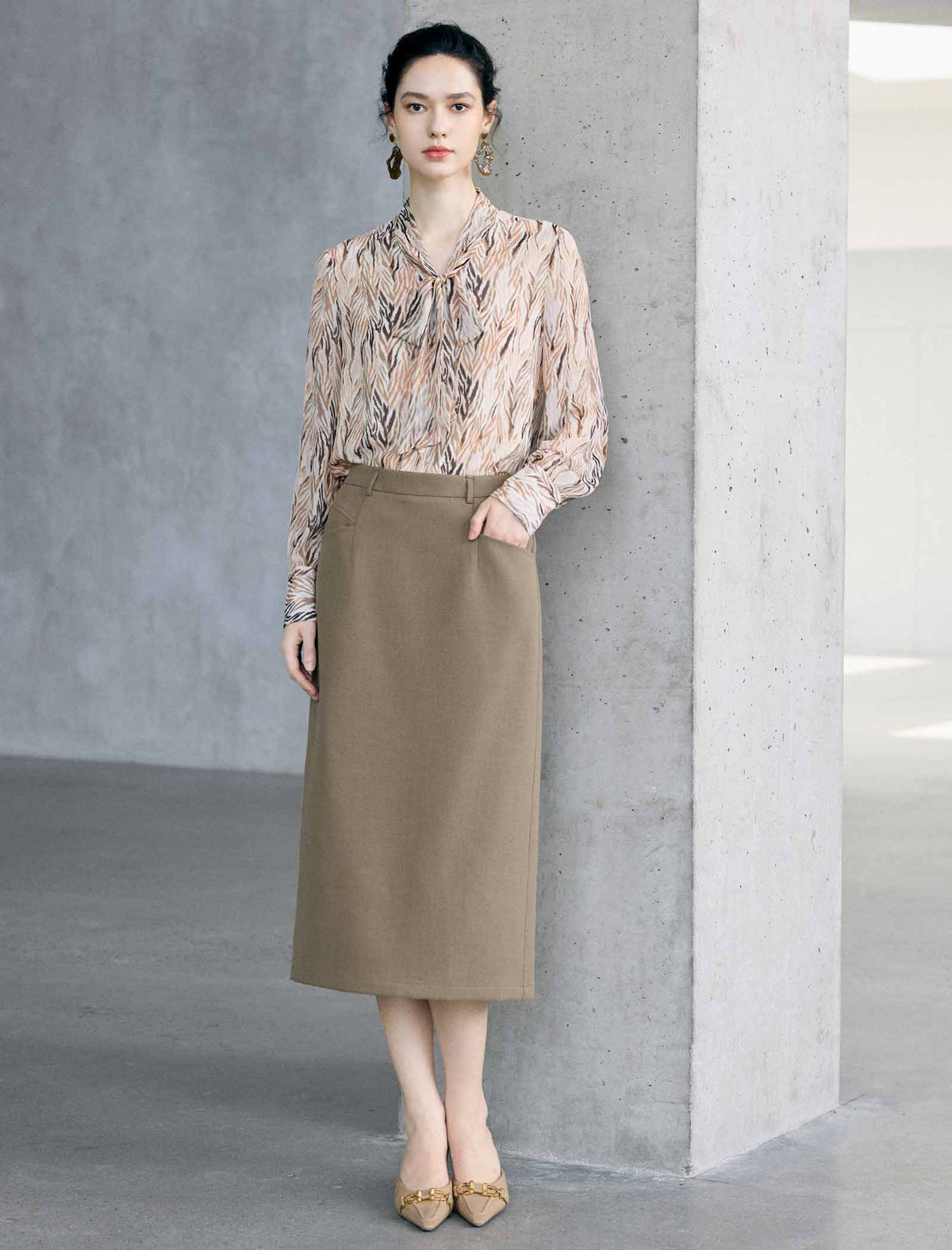 Floral Print Tie Neck Long Sleeve Blouse