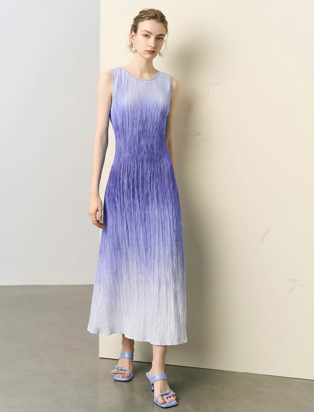 Ombre Crinkle Pleat Sleeveless Midi Dress