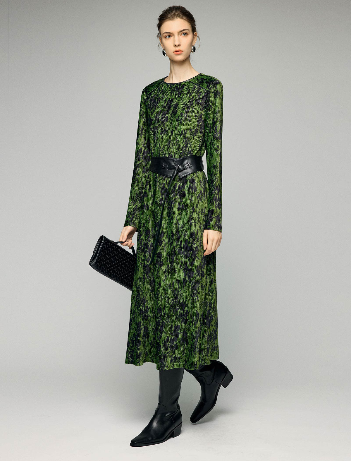 Floral Print Crewneck Belted Fitted Midi Dress
