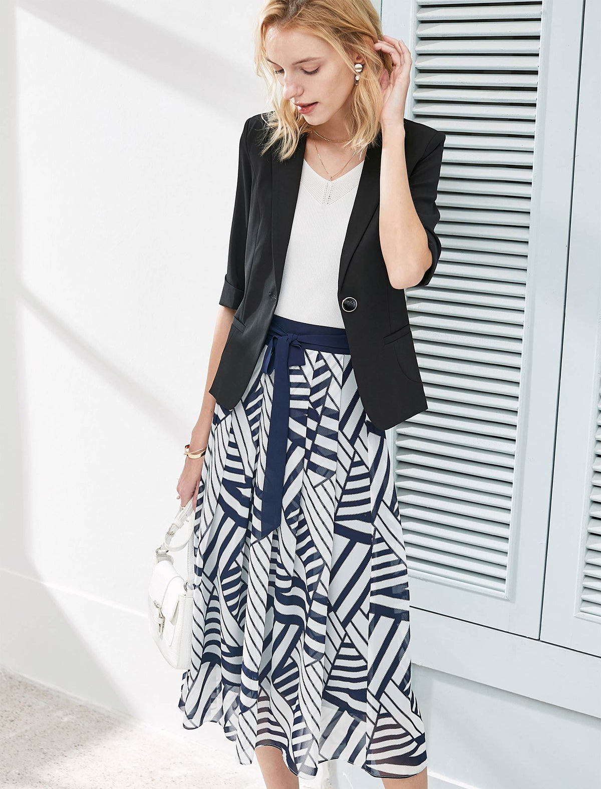 Black Three-Quarter Sleeve Single Button Blazer