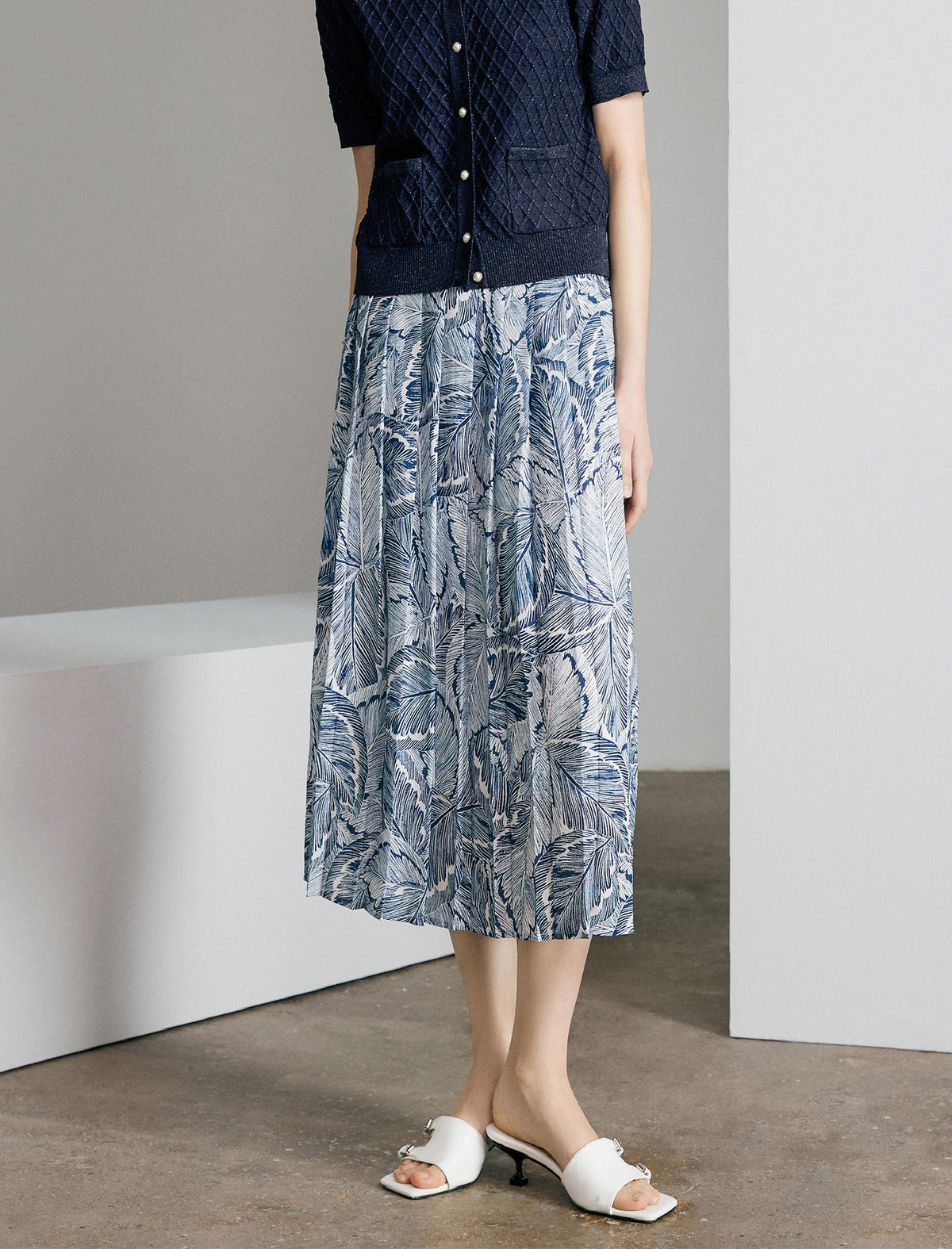 Leaf Print Pleated Midi Skirt