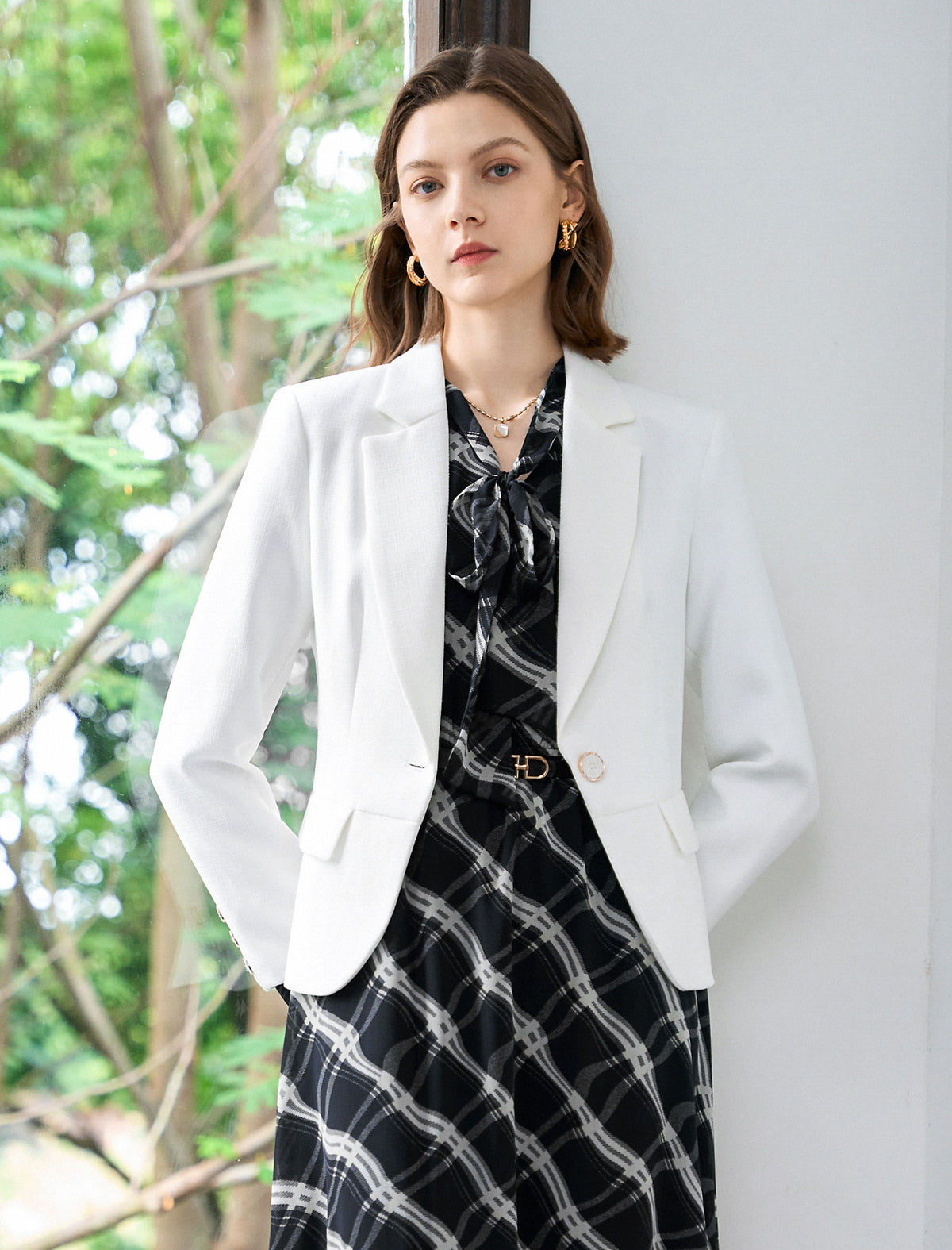 Black Structured Minimalist Professional Blazer