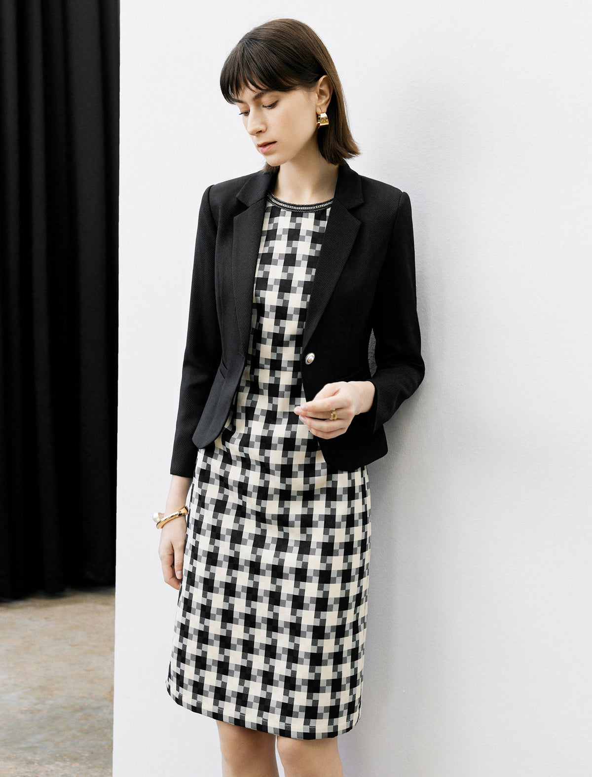 Pearl Button Slim Fit Lapel Blazer