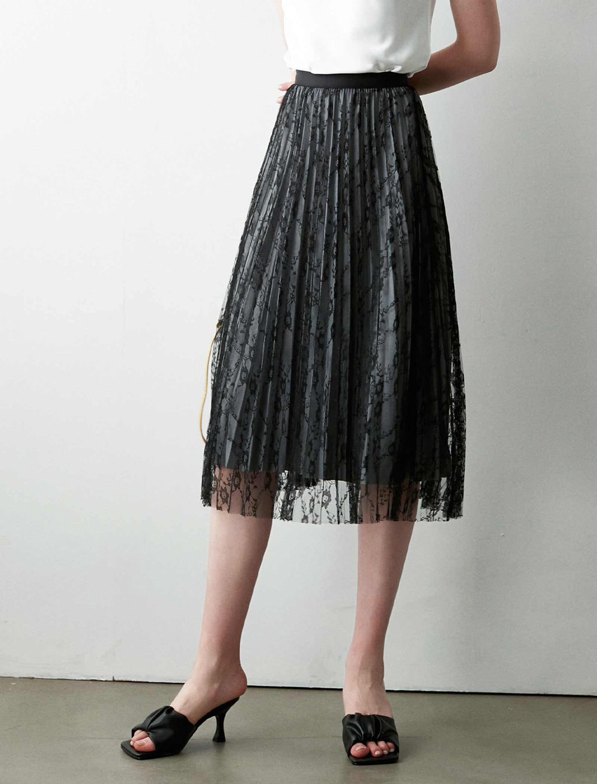 Elegant Lace Pleated A-Line Skirt