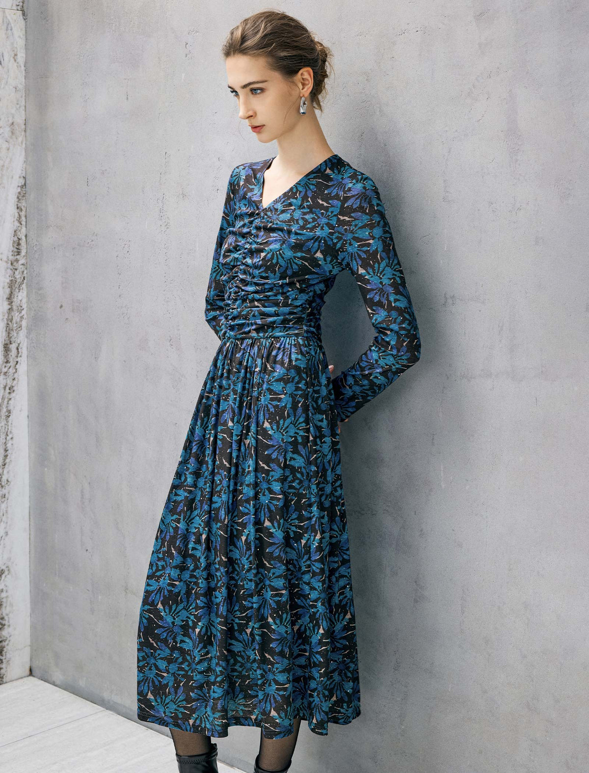 Floral Print V-Neck Long Sleeve Fitted Dress