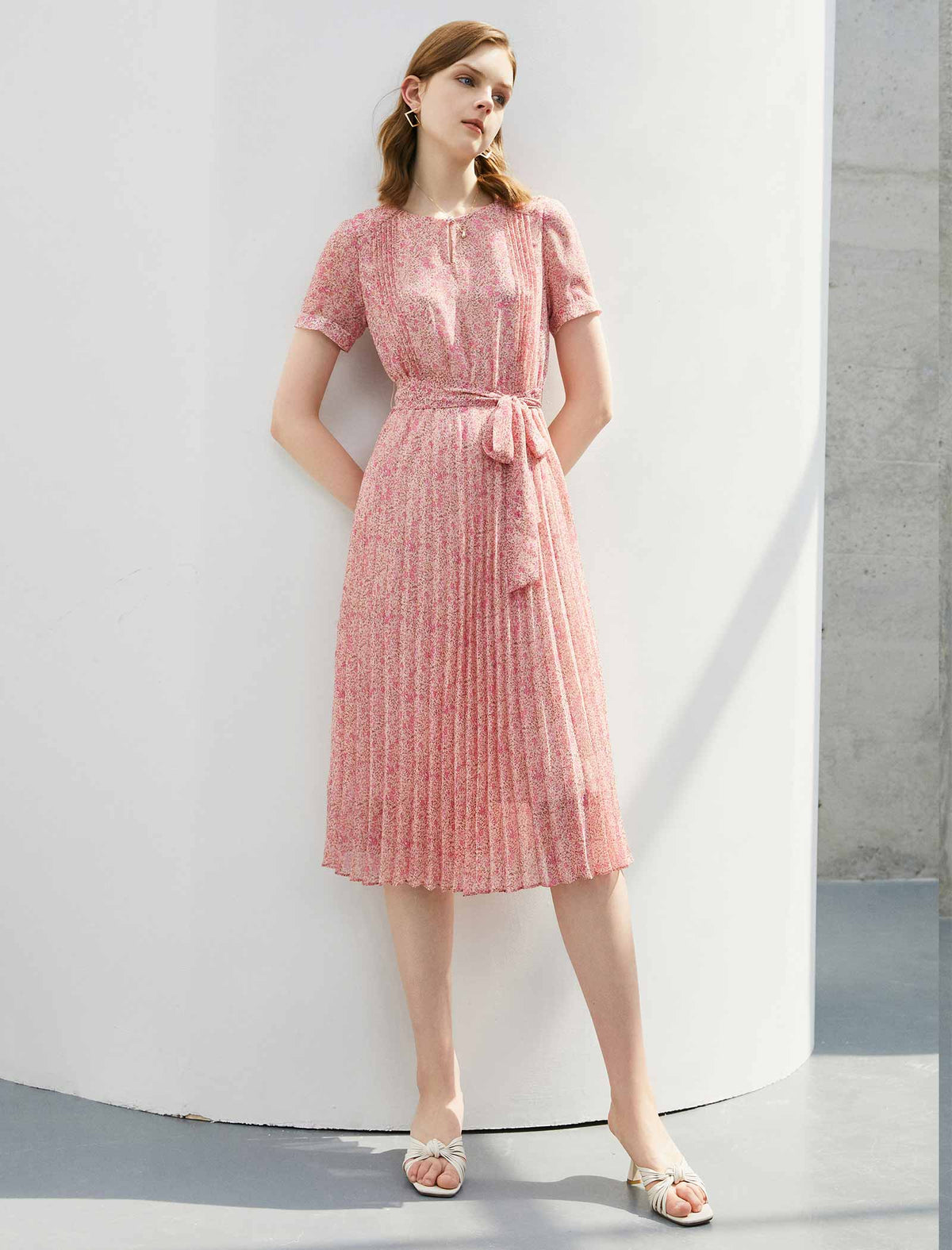 Elegant Short Sleeve Floral Chiffon Pleated Midi Dress