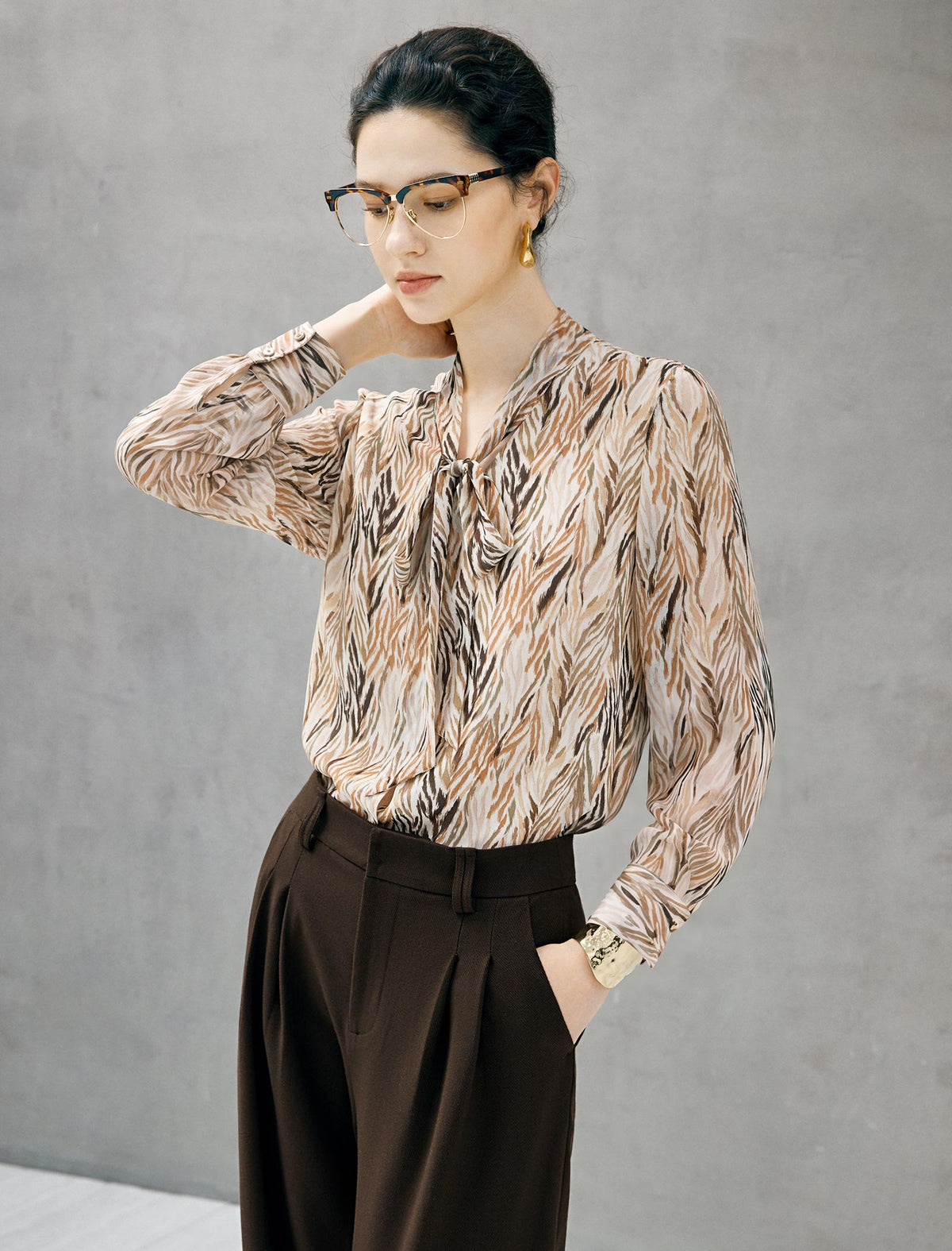 Floral Print Tie Neck Long Sleeve Blouse