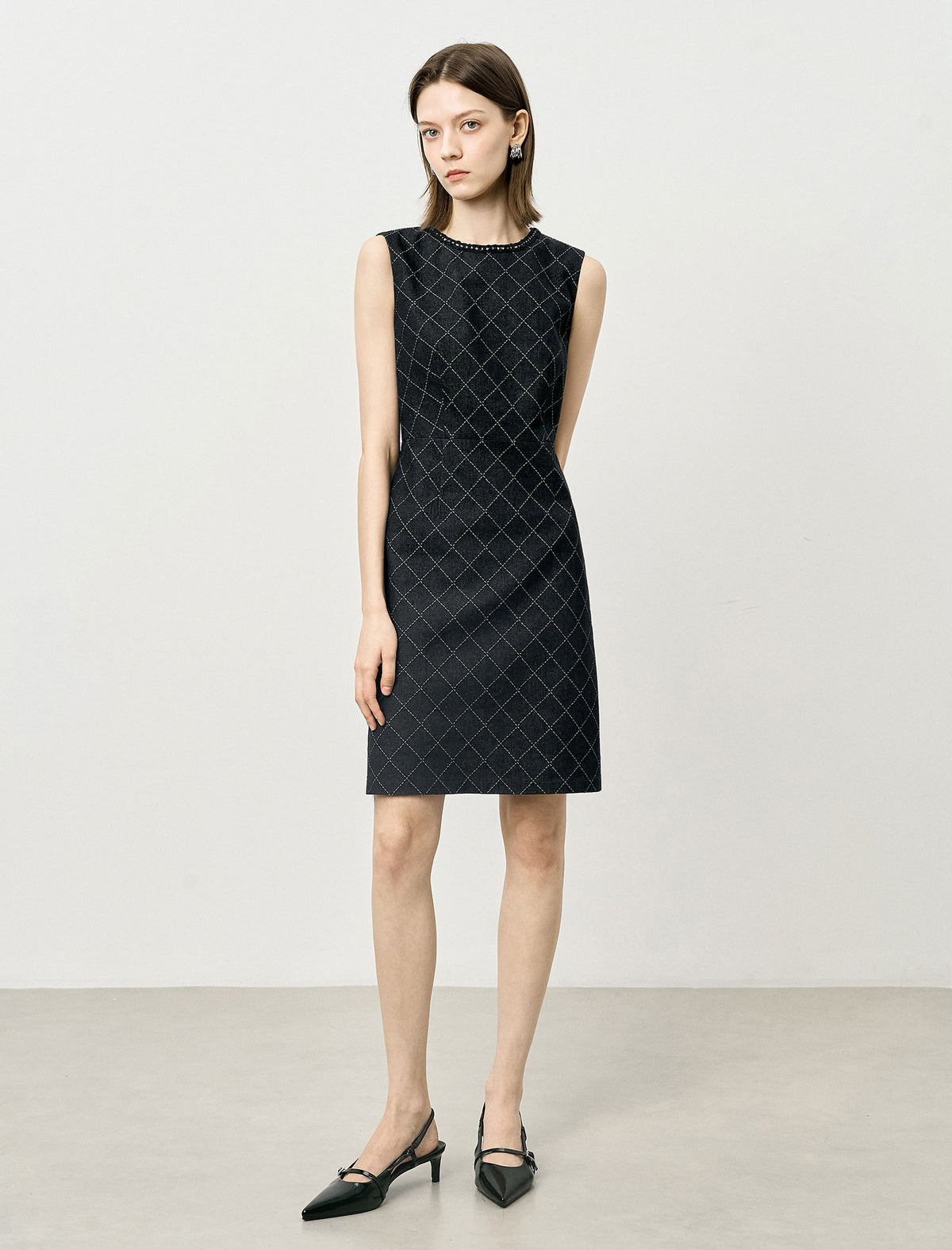 Black Diamond-Print Sheath Trimmed Neckline Dress