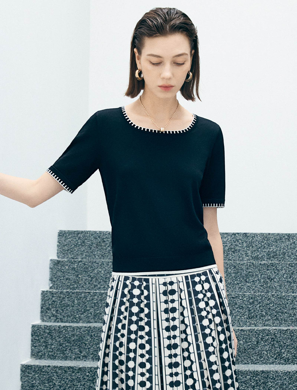 Black Contrast Trim Short Sleeve Knit Top