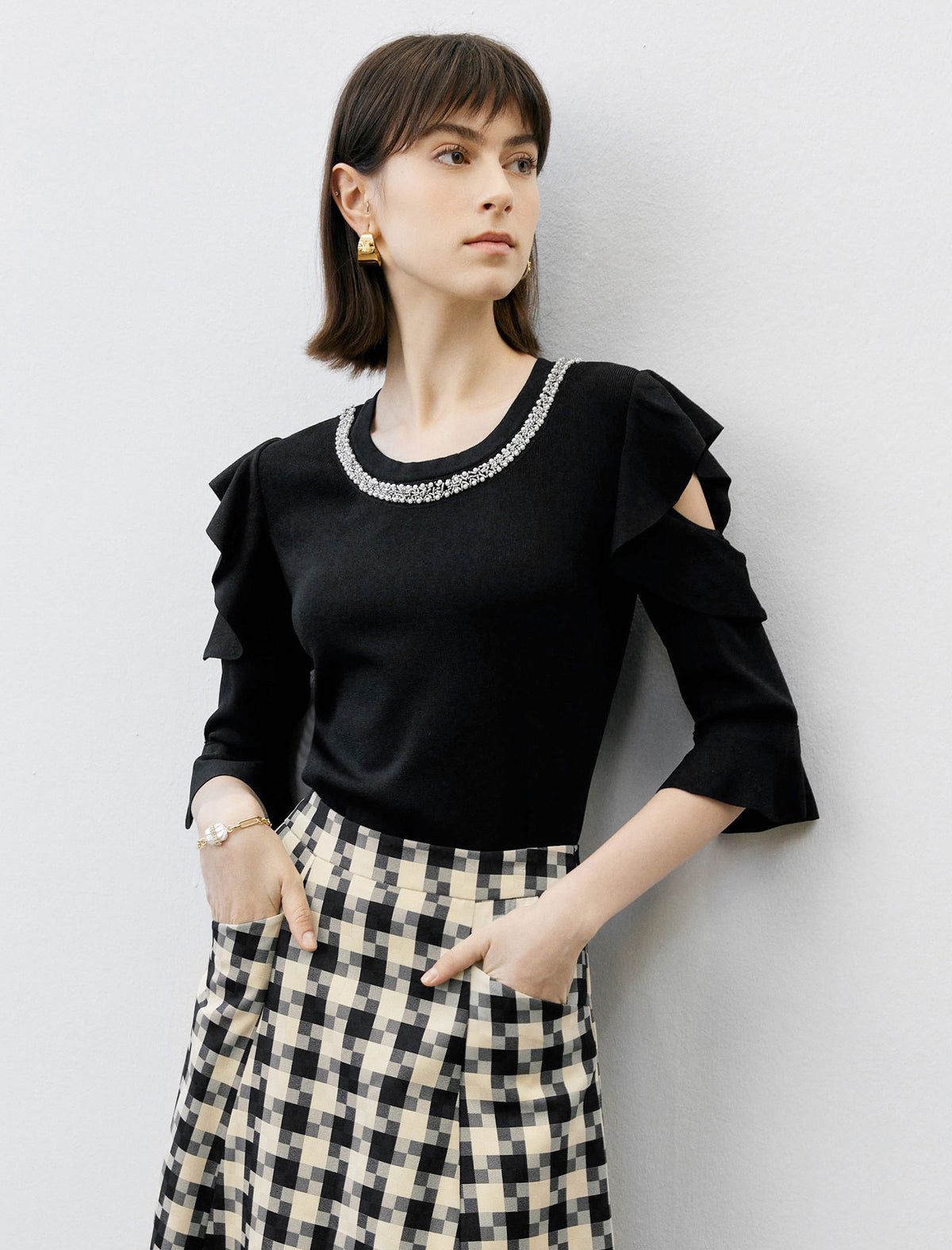 Ruffle Cut-Out 3/4 Sleeve Knit Top