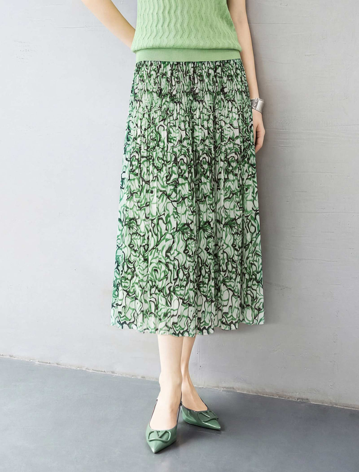 Green Abstract Print Pleated Midi Skirt