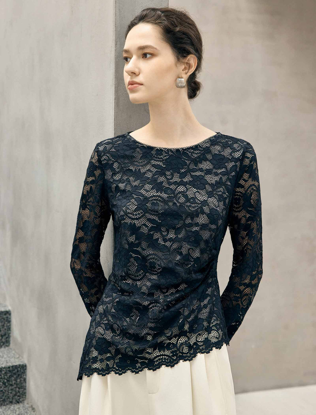Floral Lace Scalloped Hem Long Sleeve Blouse