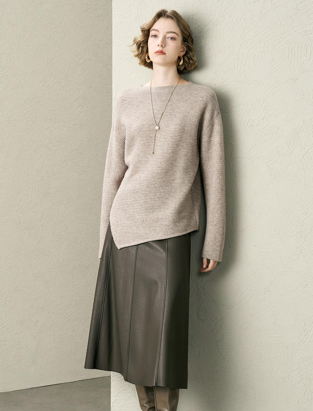 100% Wool Asymmetric Hem Rib Knit Sweater