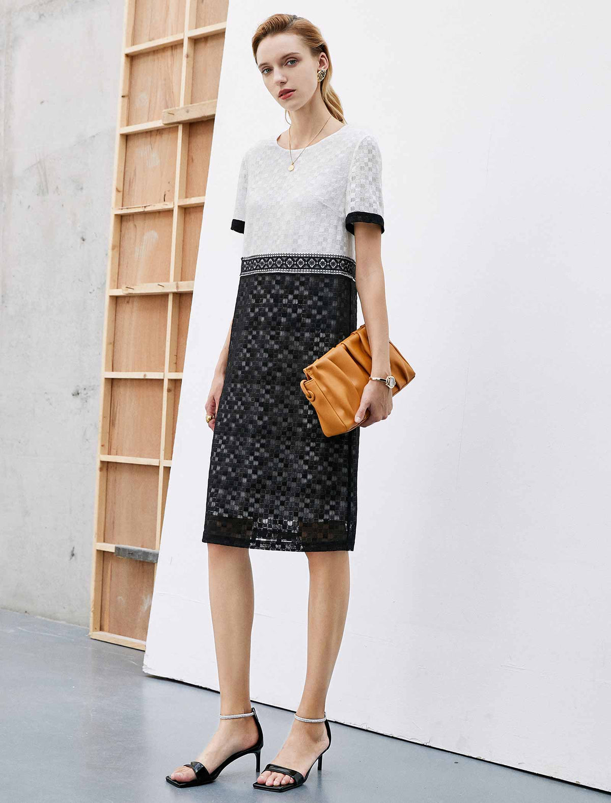 Color-Block Lace Panel Straight Short Sleeve Dress