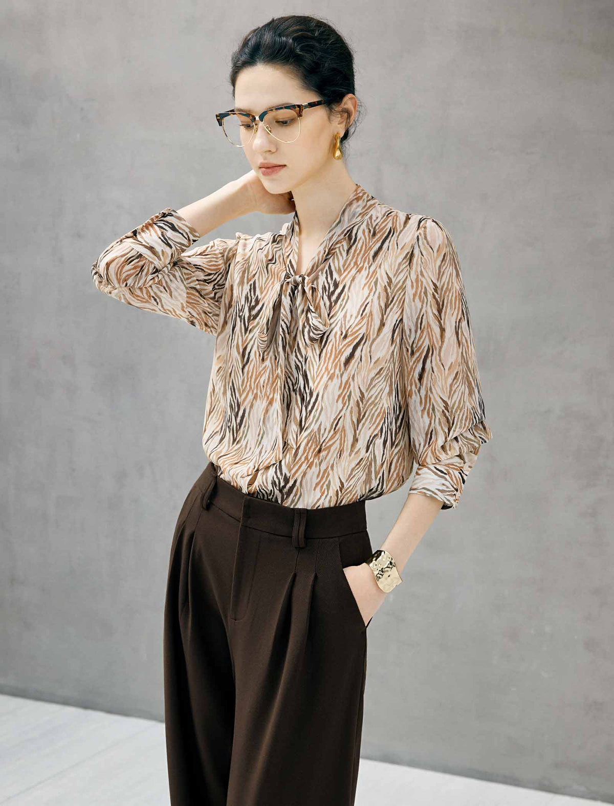 Floral Print Tie Neck Long Sleeve Blouse