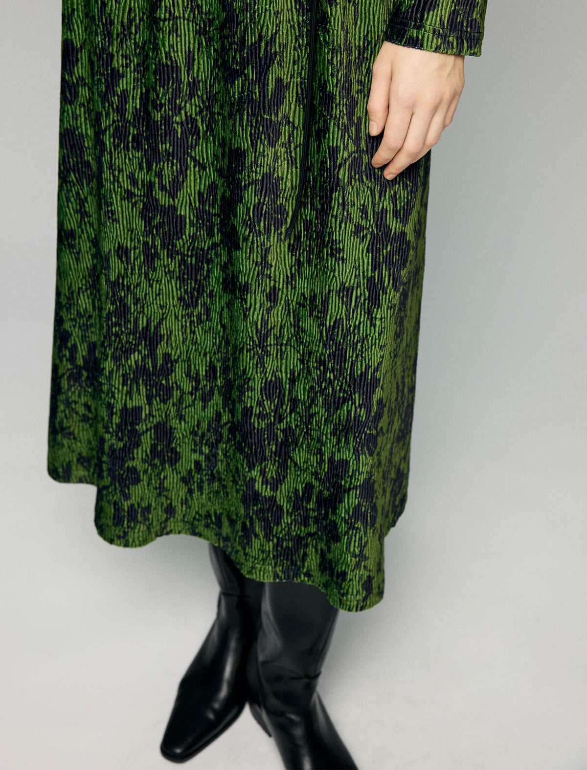 Floral Print Crewneck Belted Fitted Midi Dress