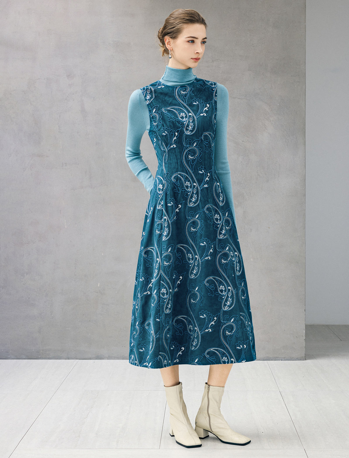 Embroidered Paisley Crewneck Sleeveless A-Line Midi Dress