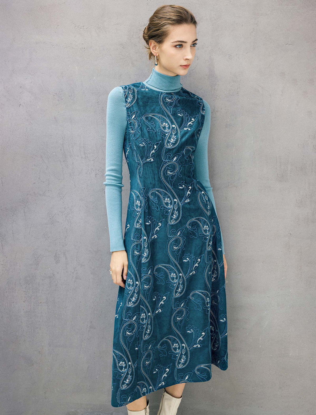 Embroidered Paisley Crewneck Sleeveless A-Line Midi Dress