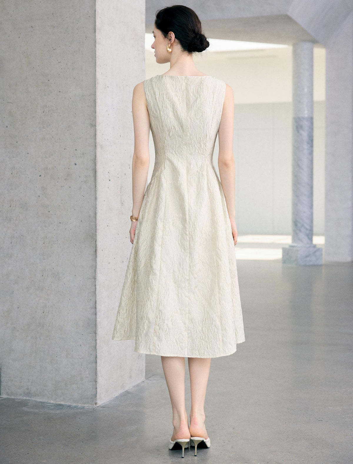 Textured Floral Sleeveless Beaded-Neckline A-Line Midi Dress