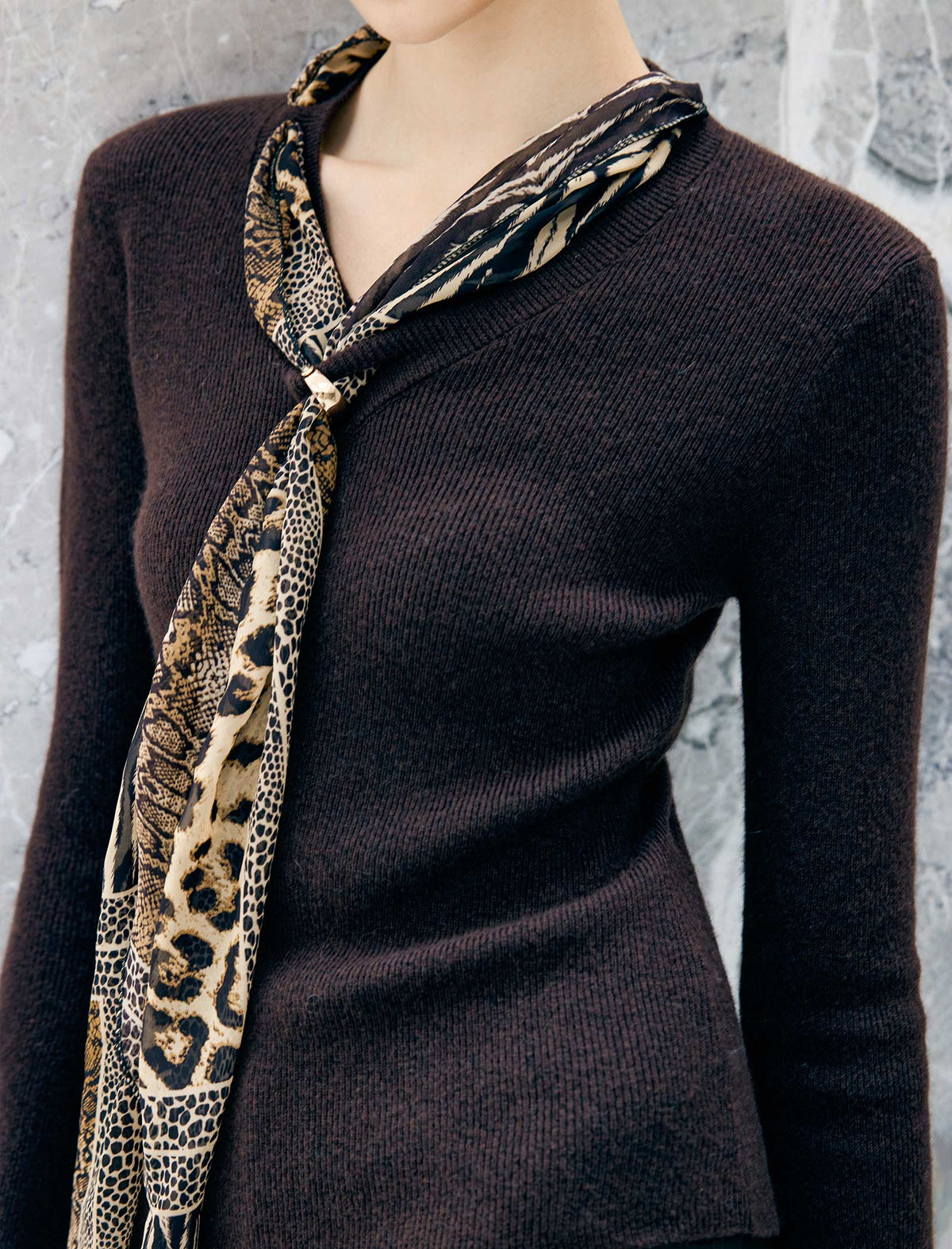 Wool Blend Ribbed V-Neck Top with Detachable Leopard Scarf