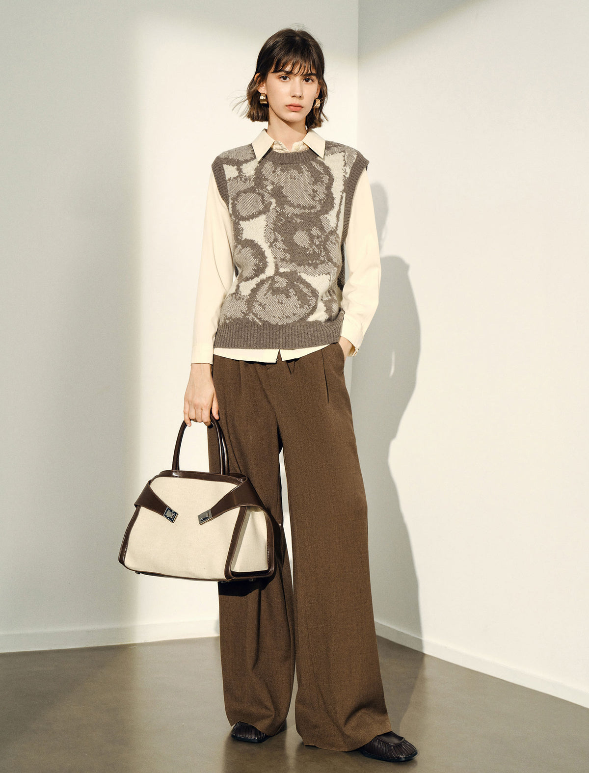 Crew Neck Abstract Art Jacquard Knit Vest