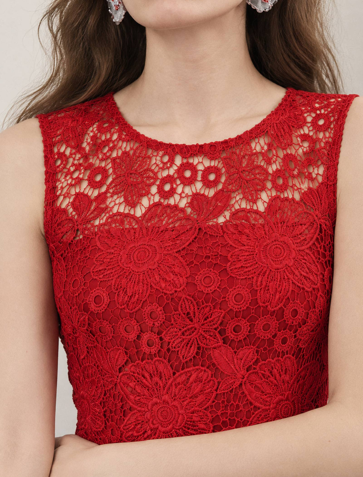 Romantic Embroidered Lace Sleeveless Gown